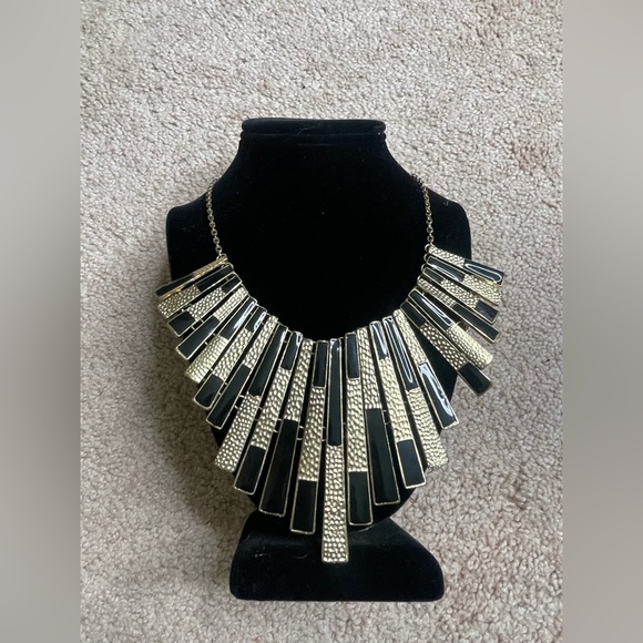 Jewelry - Bold Black and Gold Geometric Necklace